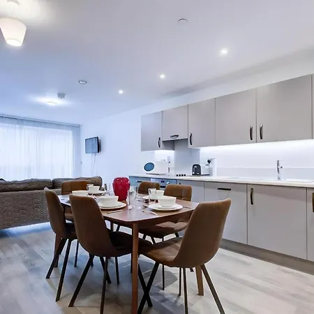 Appartamento Luxury 2 Bed Flat In A New Block In East Acton Londra Esterno foto