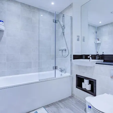 Appartamento Luxury 2 Bed Flat In A New Block In East Acton Londra Esterno foto