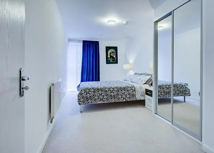 Luxury 2 Bed Flat In A New Block In East Acton