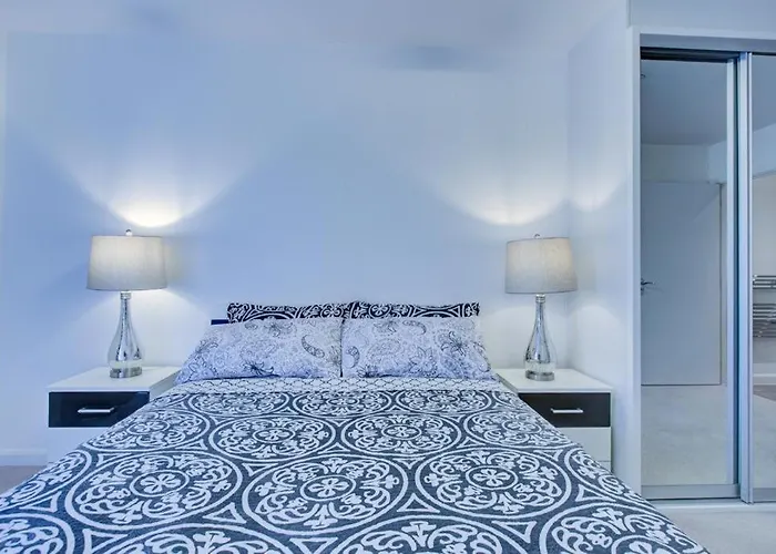 Luxury 2 Bed Flat In A New Block In East Acton