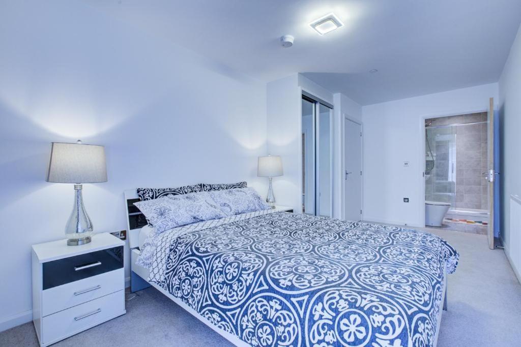 Appartamento Luxury 2 Bed Flat In A New Block In East Acton Londra