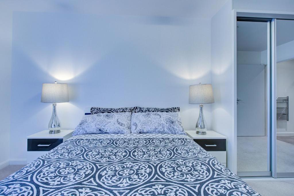 Luxury 2 Bed Flat In A New Block In East Acton Appartamento